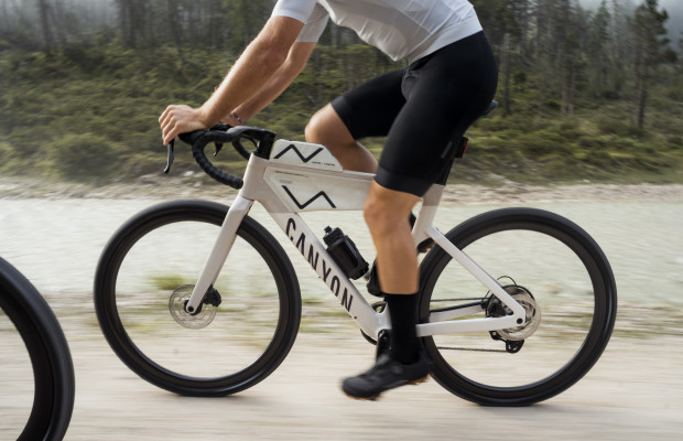 The Canyon Grail surprises once again in its new version: up to 57 mm and from €2,499 with a carbon frame, handlebar and wheelset