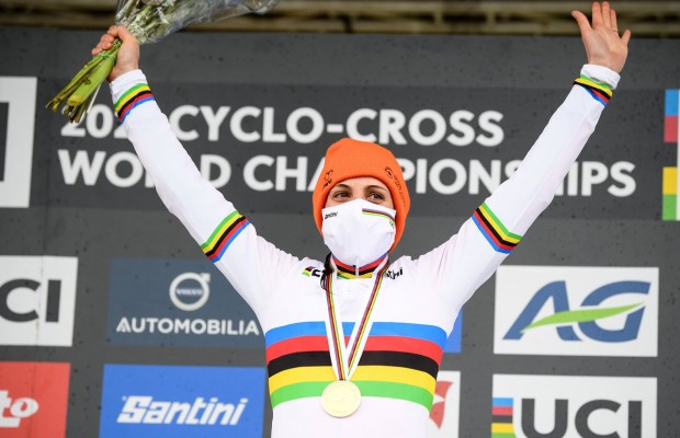 Lucinda Brand gana el Campeonato del Mundo CX 2021