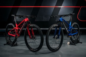 Álex y Marc Marquez "fichan" por Mondraker