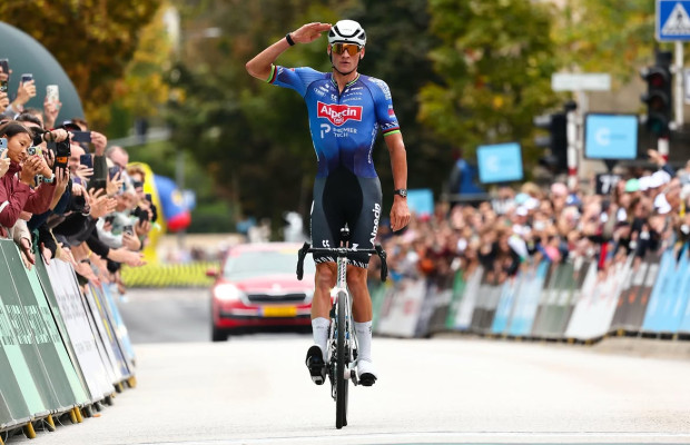 Van der Poel gewinnt nach dem längsten Ausreißversuch seit Langem: 175 km solo und der Sieg