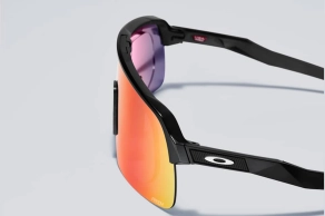 Oakley reinvents prescription cycling glasses with this new technology