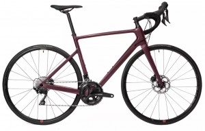 Llega la gama Van Rysel 2021 con el nuevo cuadro EDR CF: estrena estética y mejora prestaciones