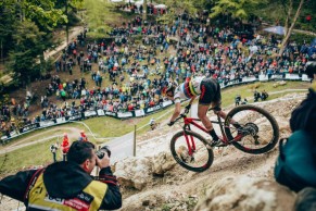 beca-kate-courtney-sparkle-on/