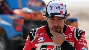 Fernando Alonso sufrió el accidente a baja velocidad pero el impacto fue tan fuerte que voló por encima del coche