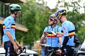 "He can destroy us all here": Evenepoel warns about Van der Poel before the World Championship