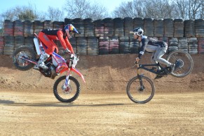 Si sabes hacer un "stoppie" puedes ganar un gran lote Galfer