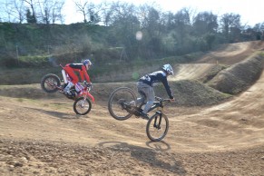 Si sabes hacer un "stoppie" puedes ganar un gran lote Galfer