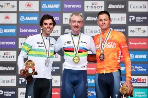 “Correr sin radio es lo más bonito que hay”: Van der Poel anuncia su fin de temporada tras el bronce en Montreal