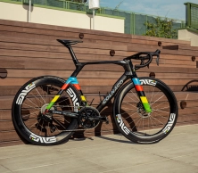 McNulty ya tiene su Colnago de campeón del mundo: una Y1Rs única