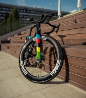McNulty ya tiene su Colnago de campeón del mundo: una Y1Rs única