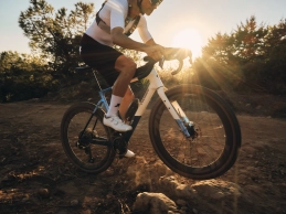 Nueva Colnago G5-X: más estable, hasta 53 mm de neumático, almacenamiento integrado y un precio interesante