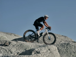 Nueva Colnago G5-X: más estable, hasta 53 mm de neumático, almacenamiento integrado y un precio interesante