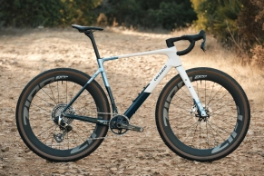 Nueva Colnago G5-X: más estable, hasta 53 mm de neumático, almacenamiento integrado y un precio interesante