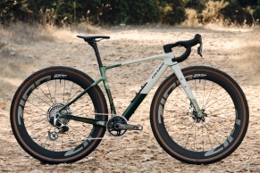 Nueva Colnago G5-X: más estable, hasta 53 mm de neumático, almacenamiento integrado y un precio interesante