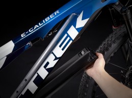Nueva Trek e-Caliber sub 16 Kg: una eléctrica específica de XC a la que le puedes quitar el motor