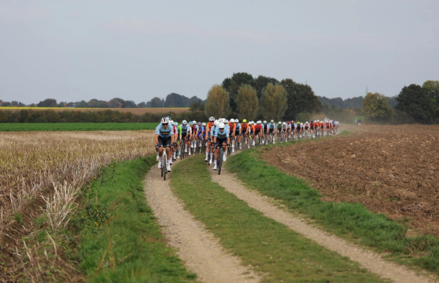 Más gravel y menos estrellas del WorldTour: horarios y favoritos del Mundial de Gravel 2026