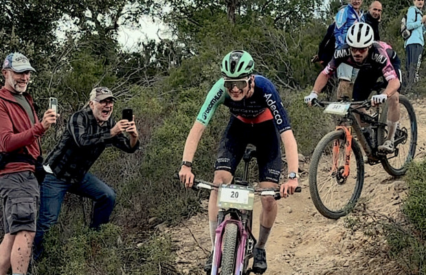 Le phénomène Seixas débarque en VTT : 66e au Roc d’Azur CIC, remporté par Sarrou et Maxwell