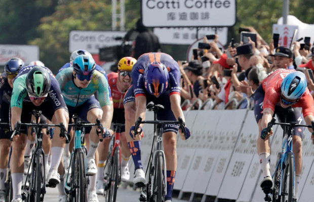 Picnic PostNL end their WorldTour drought in Guangxi with an unexpected win for Frits Biesterbos