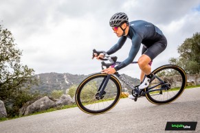 We test the Cannondale SuperSix Evo Hi-Mod 2021, the lightest and fastest road bike ever?