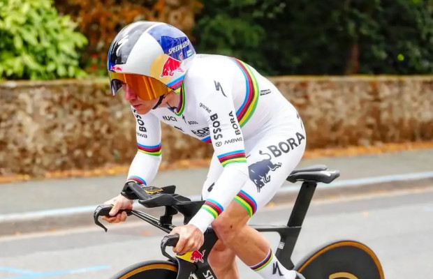 Evenepoel destroza el crono en Les Herbiers y gana con más de dos minutos de ventaja la Crono de las Naciones 2026