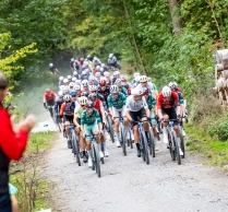 Lars Forster y Lea Huber se convierten en los primeros campeones de Suiza de Gravel en una carrera dominada por el MTB