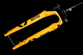 Öhlins se estrena en el gravel con una nueva horquilla de suspensión de 40 mm y menos de 1.250 gramos