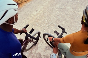 Carbono, aluminio, control por voz y 120 horas de autonomía: el COROS DURA 2 SOLAR quiere ser el mejor ciclocomputador del mercado