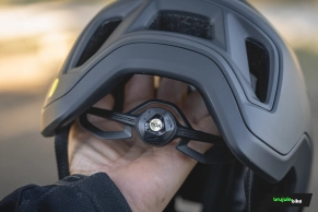 Probamos el nuevo Specialized Ambush 3: más ventilación, mejor ajuste y una visera que vuelve a ser regulable