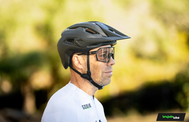 Probamos el nuevo Specialized Ambush 3: más ventilación, mejor ajuste y una visera que vuelve a ser regulable
