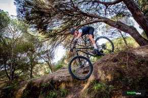 We test the Lefty Ocho Carbon 120, more travel and better performance for the new MTB