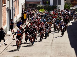 Valero le gana la partida a Dascalu en la Superprestigio Faster de Arnedo 2021