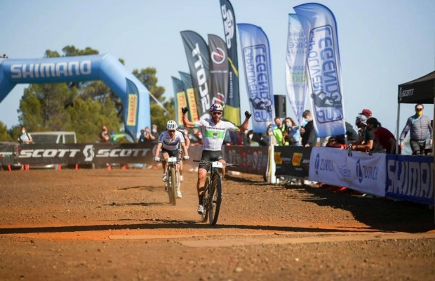 Avancini beats Schurter in the sprint at the Capoliveri Legend Cup