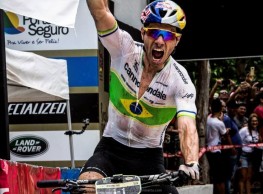 Henrique Avancini had to choose between being a lawyer or a cyclist