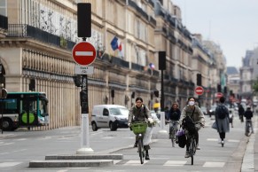 francia-2500-euros-e-bike-coche-antiguo/