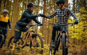 consejos-transportar-bici-mochila-rinonera/