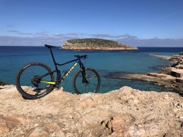 La Vuelta a Ibiza Scott MTB ofrece 100 nuevos dorsales