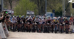 Loana Lecomte, con 21 años, domina y gana la Copa del Mundo Albstadt XCO 2021