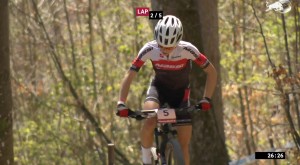 Loana Lecomte, con 21 años, domina y gana la Copa del Mundo Albstadt XCO 2021