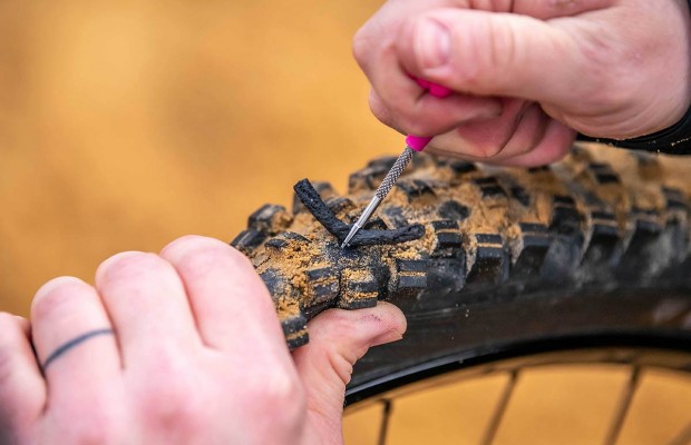Cómo reparar neumáticos tubeless que no sellan