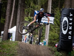 Tom Pidcock changes his calendar, puts MTB on hold and moves to the road