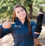 Kate Courtney sufre una fractura de cúbito y será duda para la Copa del Mundo de Leogang