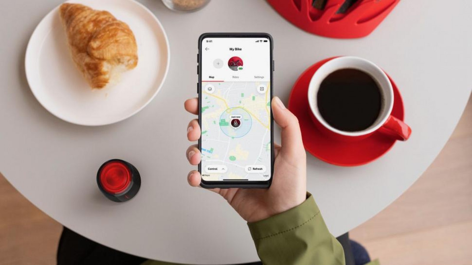 Vodafone introduces brake light with GPS locator and integrated Smart SIM
