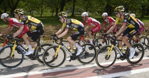 jumbo-visma-cubiertas-azules/