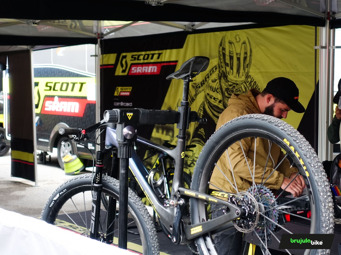 scott rockshox bike