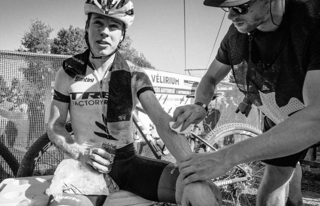 Anton Cooper se desgarró el escroto durante la Copa del Mundo de Canadá