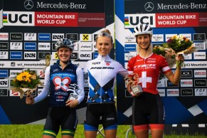 Loana Lecomte no da opciones y gana el Short Track de la Copa del Mundo de Leogang
