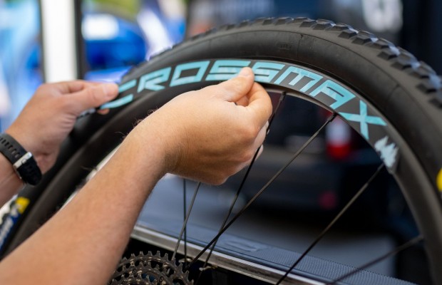 Now everyone can customise their Mavic wheels