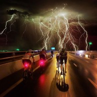 O que fazer se você for surpreendido por uma tempestade na bicicleta
