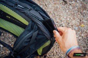 Probamos la Camelbak Hawg 20L, una mochila premium con alma de aventura