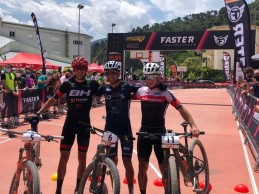 Ismael Estaban y Rocío García ganan en Estella la última prueba del Superprestigio Faster MTB